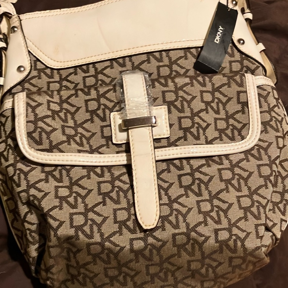 Dkny purse